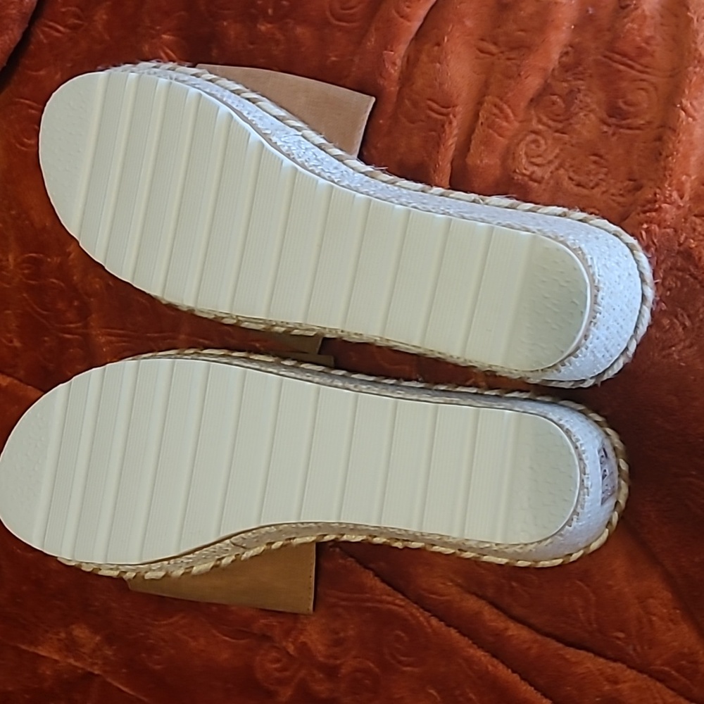 Ladies sandal - Picture 3 of 3